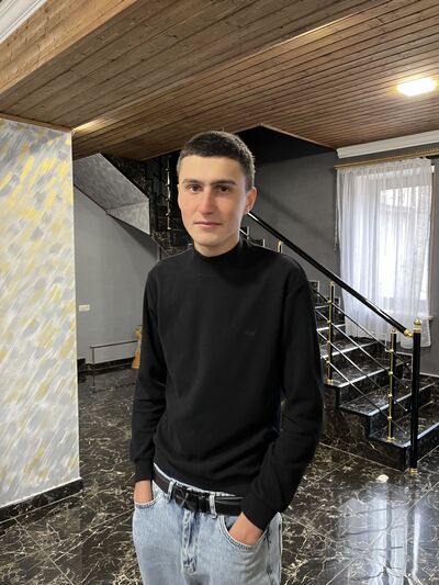  ,   Akilles, 21 ,  