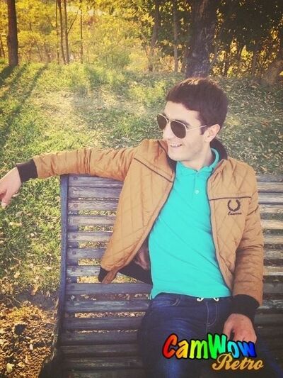  ,   Artur, 34 ,   