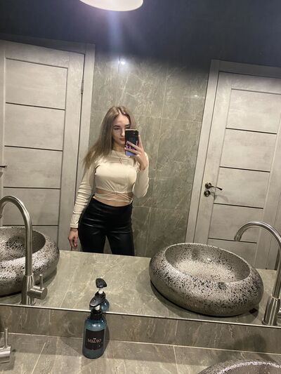  ,   Lelya, 24 ,   ,   