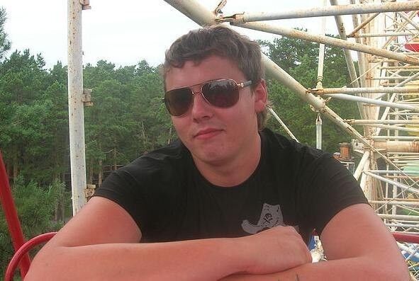  ,   Leon, 37 ,   ,   , c 