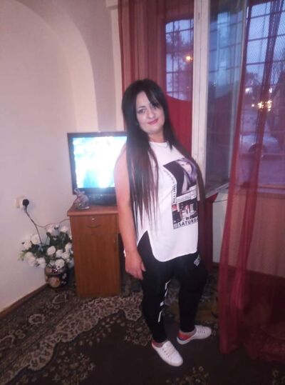 ,   Liana, 42 ,   ,   