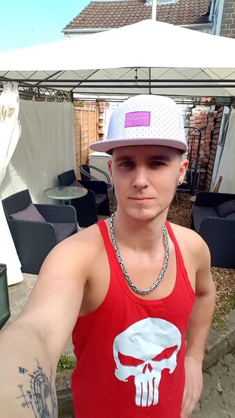  Abbots Langley,   Janis, 39 ,     , c 
