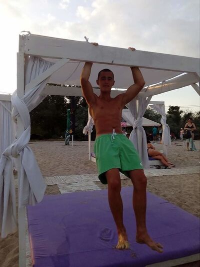  ,   Alex, 25 ,   ,   , c , 