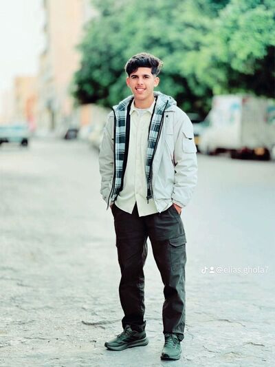  ,   Elias, 25 ,   ,   