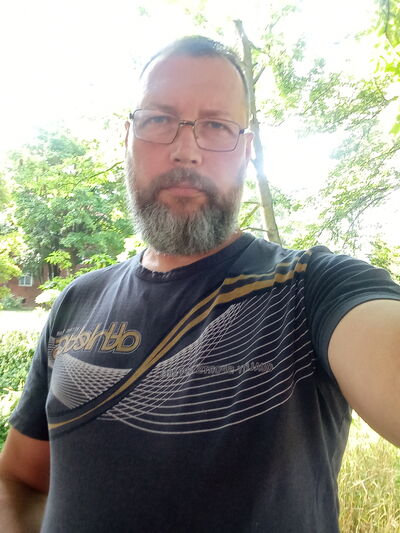  ,   Igor, 48 ,   