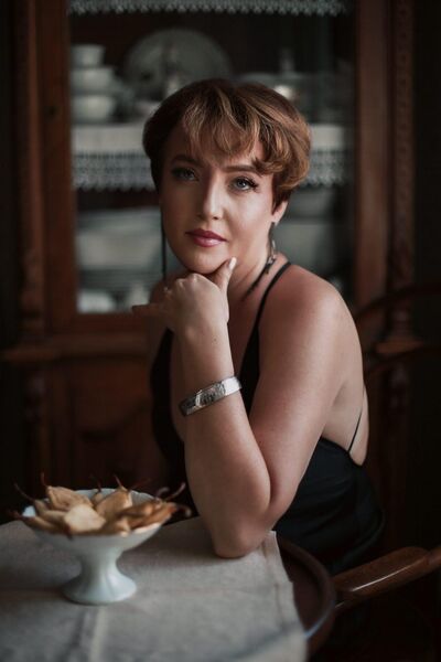  ,   Iriska, 44 ,   c 