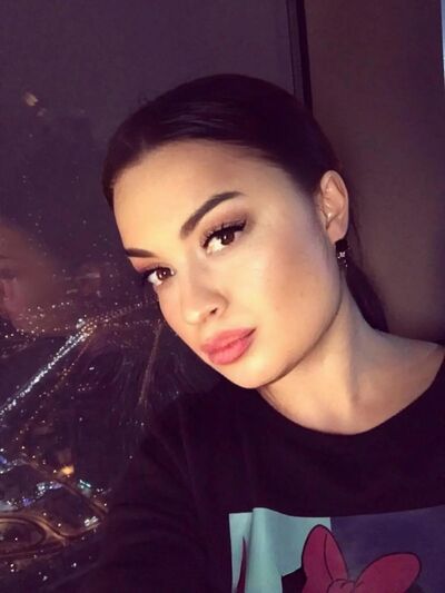  -,   Regina, 33 ,     , c 