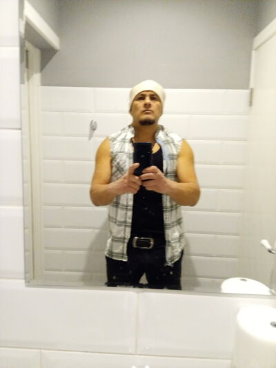  ,   Daniel, 48 ,   c 