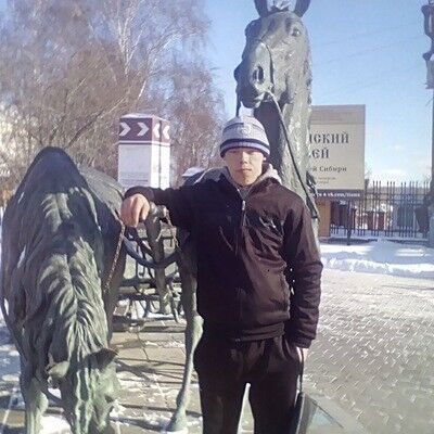  11885016  Aleksei, 31 ,    