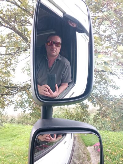  ,   Viktor, 49 ,     , c 