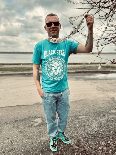  ,   Artem, 38 ,   ,   , c , 