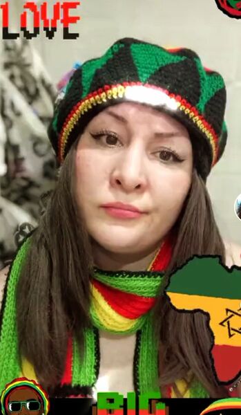  ,   Lena, 38 ,   c 
