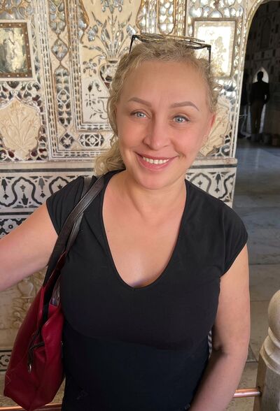  ,   Marina, 48 ,   c 