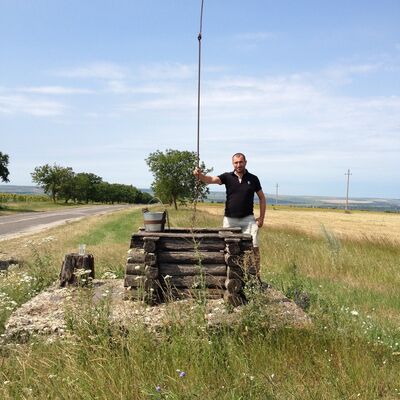  ,   Mircea, 49 ,     , c 