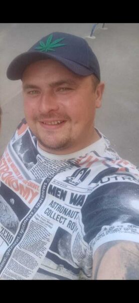  ,   Artem, 32 ,   ,   