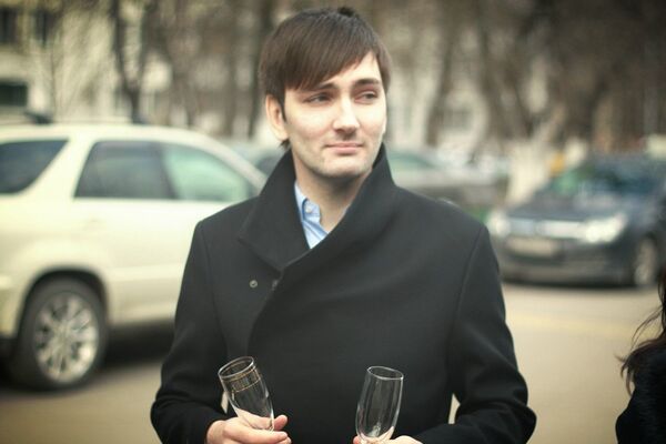  ,   Renat, 35 ,   ,   , c 