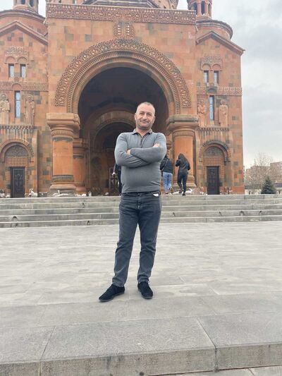  ,   Frunzik, 36 ,   ,   