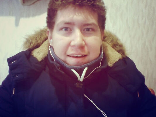  ,   Maxim, 32 ,   ,   , c 