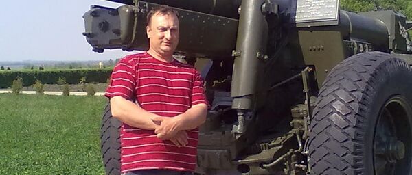  ,   Viktor, 52 ,   