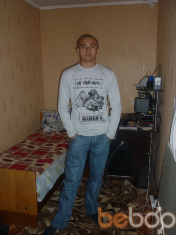  ,   Nikolay, 32 ,  