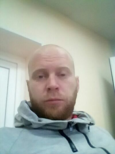  ,   Nikita, 37 ,   
