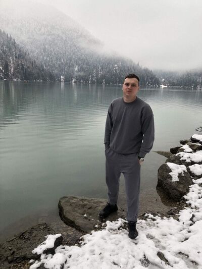  ,   Valentin, 33 ,   ,   