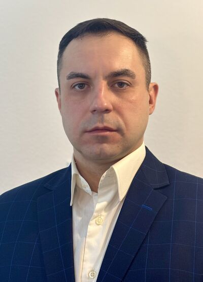  ,   Den, 37 ,   ,   