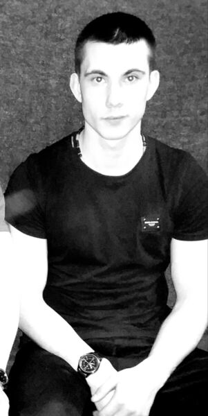  -,   Leon, 30 ,     , c 