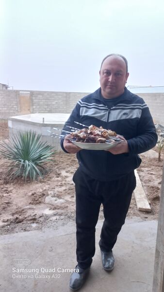  ,   Komil, 46 ,  
