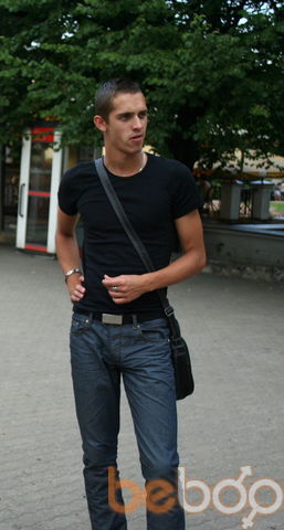  ,   Kiril, 32 ,   ,   , c 