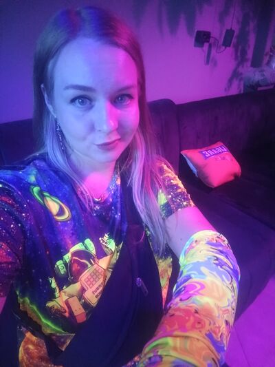  ,   Elena, 27 ,   ,   , c , 