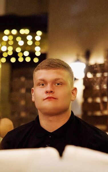  ,   Artem, 21 ,   ,   