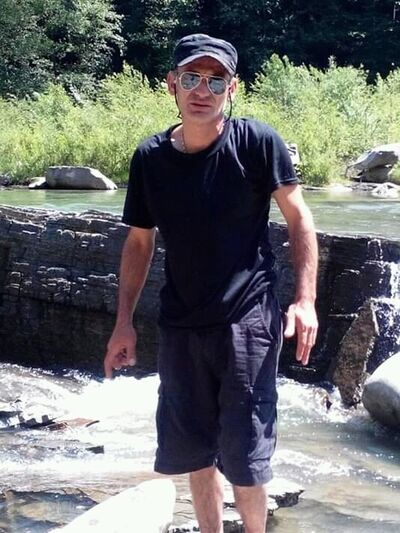  ,   Leon, 53 ,   ,   , c 