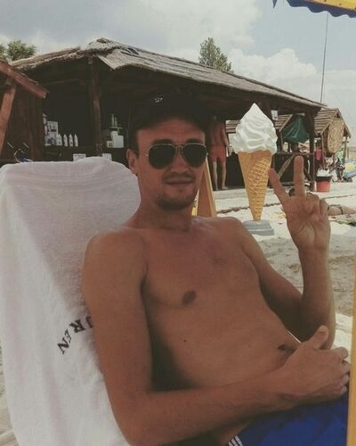  ,   Denis, 34 ,  