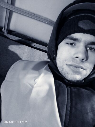  ,   Artur, 25 ,   ,   