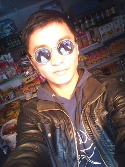  ,   Uli, 34 ,   