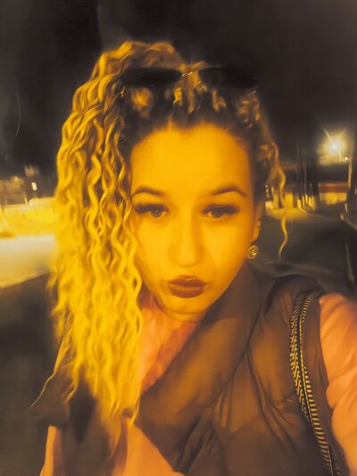   ,   Mia, 30 ,   ,   