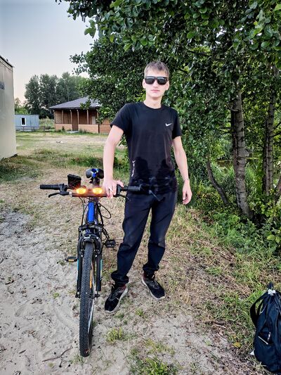  ,   Albert, 24 ,   ,   