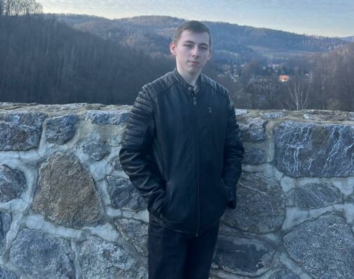 Bytom,   , 21 ,   ,   