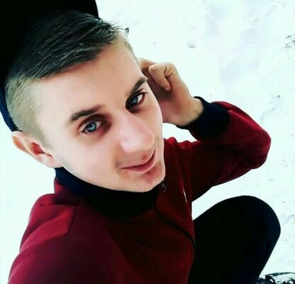  ,   Viktor, 24 ,   