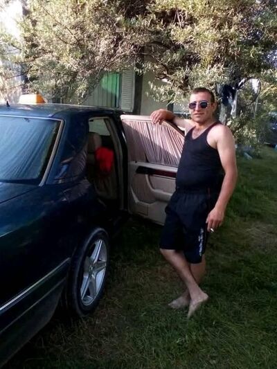  ,   Tigran, 37 ,   ,   