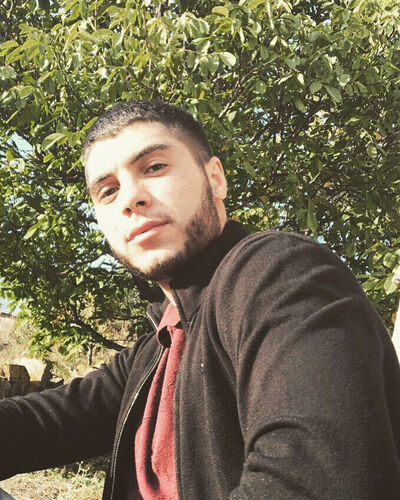  ,   Levon, 25 ,   ,   
