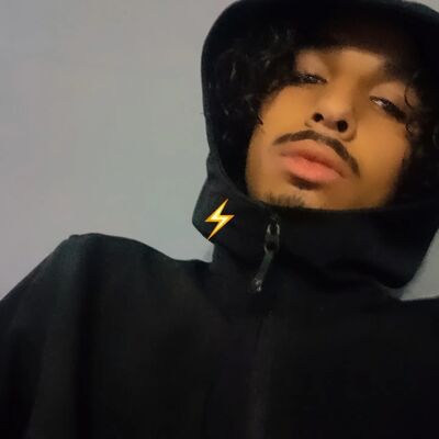  Algiers,   Yacine, 25 ,   ,   