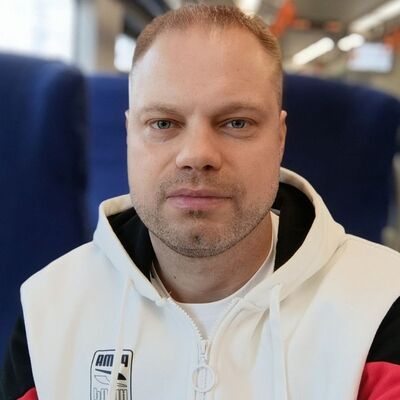  ,   Zhenya, 41 ,   ,   , c 