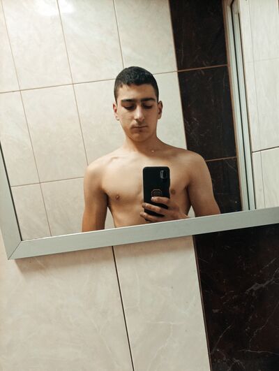  ,   Miha, 21 ,   ,   