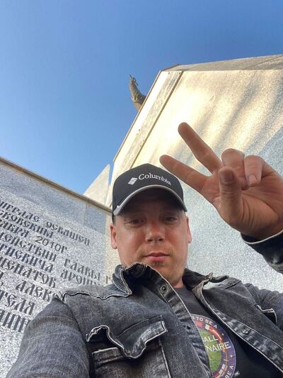 ,   Sergei, 42 ,   ,   , c , 