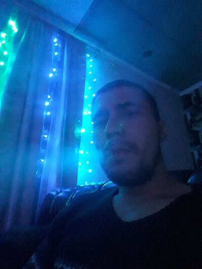  ,   Jeka, 33 ,   