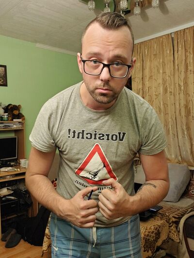  ,   Daniel, 42 ,   ,   , c 