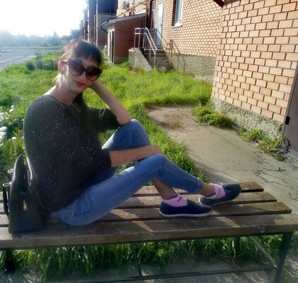  ,   Zulfia, 32 ,  