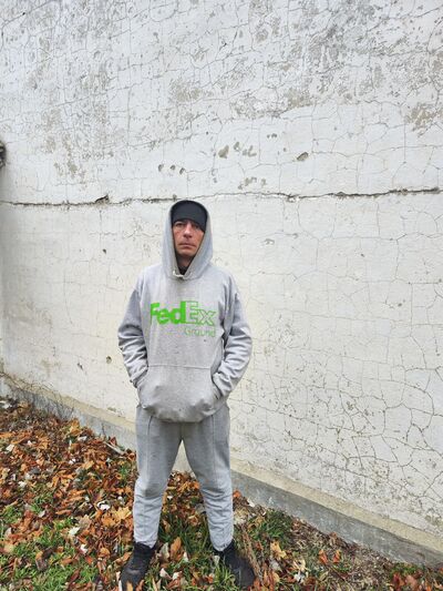  ,   Artem, 38 ,   ,   , c , 